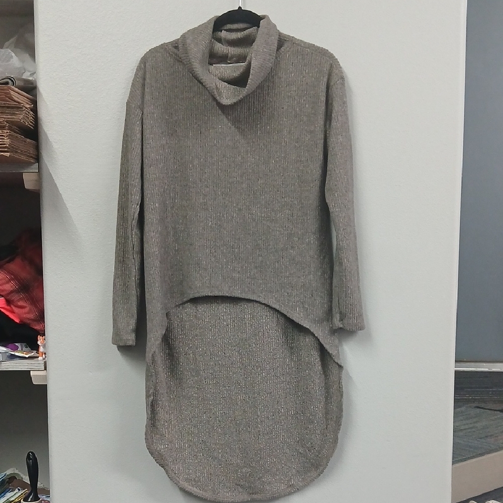 NWT Lee & Birch Taupe High Low Cowl Sweater Top Size Small